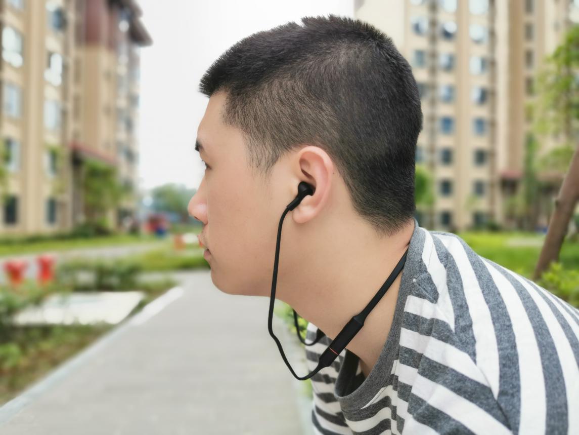 一款适合毕业旅行的耳机上手评测，快充这个功能我很喜欢