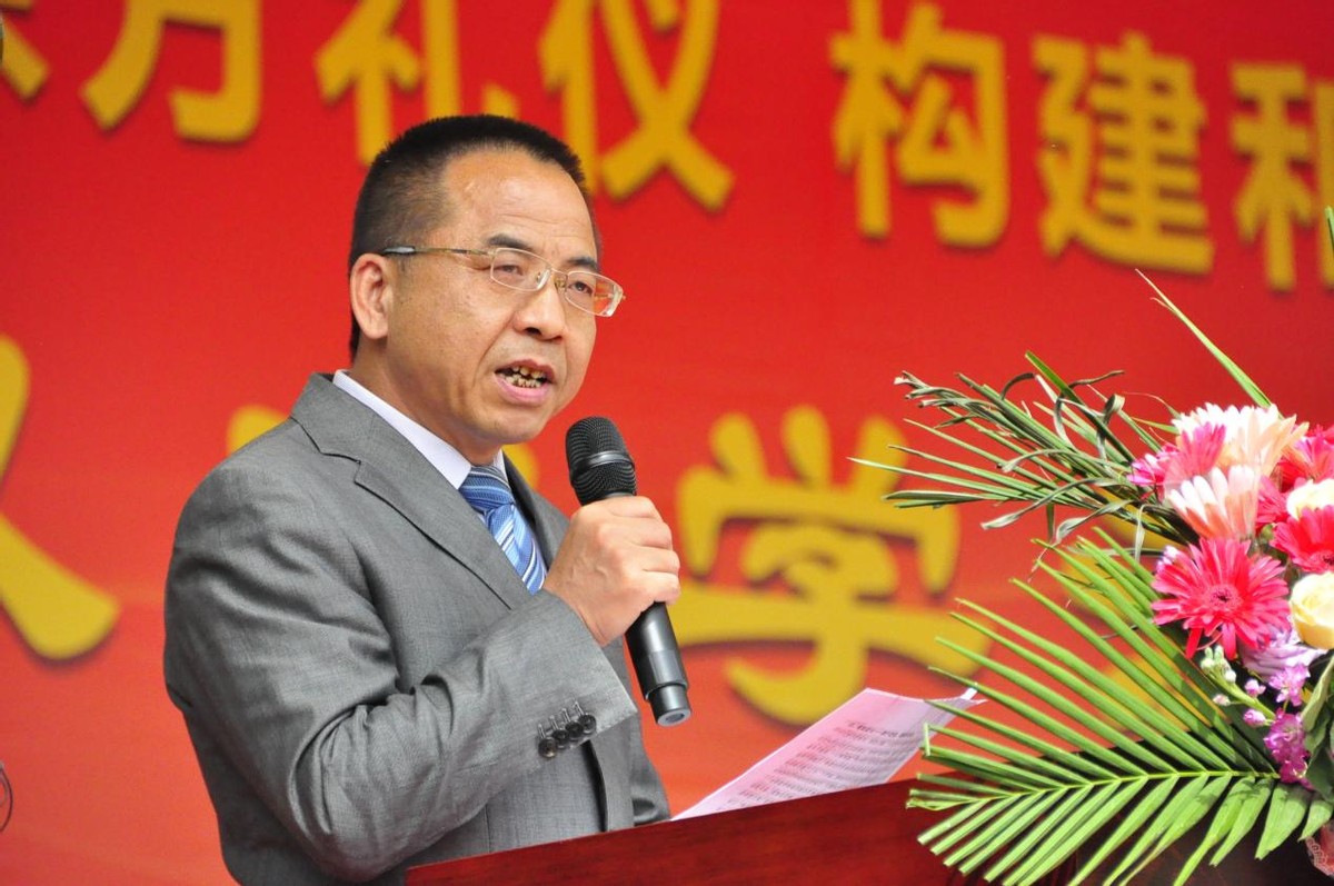 鲜衣怒马少年时不负韶华且行知——西安东仪中学汉式成人礼圆满举行