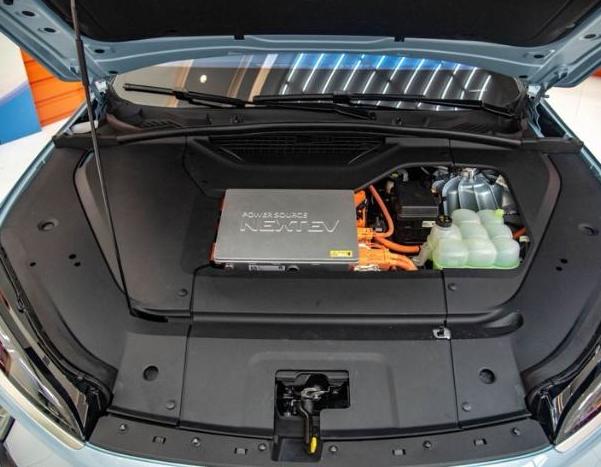 蔚来汽车换电池多少钱一次,蔚来es8升级100kw电池多少钱