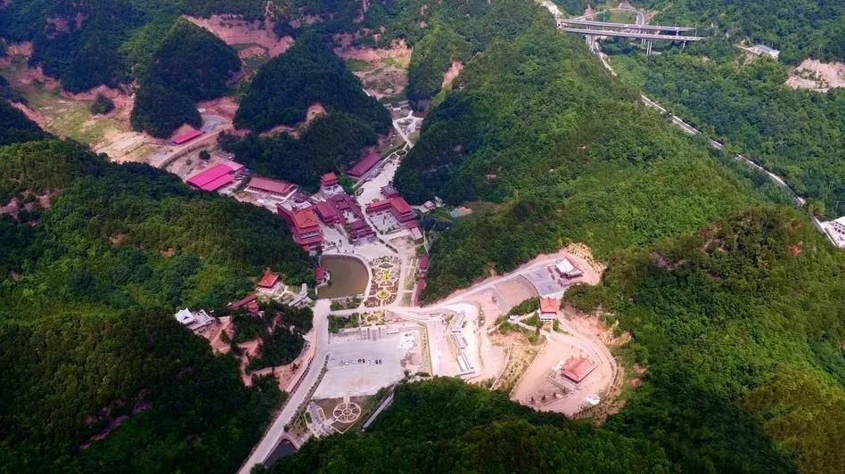 实拍甘肃天水最有名的寺庙净土寺,游客甘肃天水净土寺曼殊寺