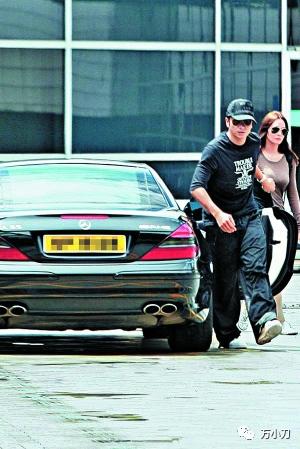 “宅男女神”与“心形石”