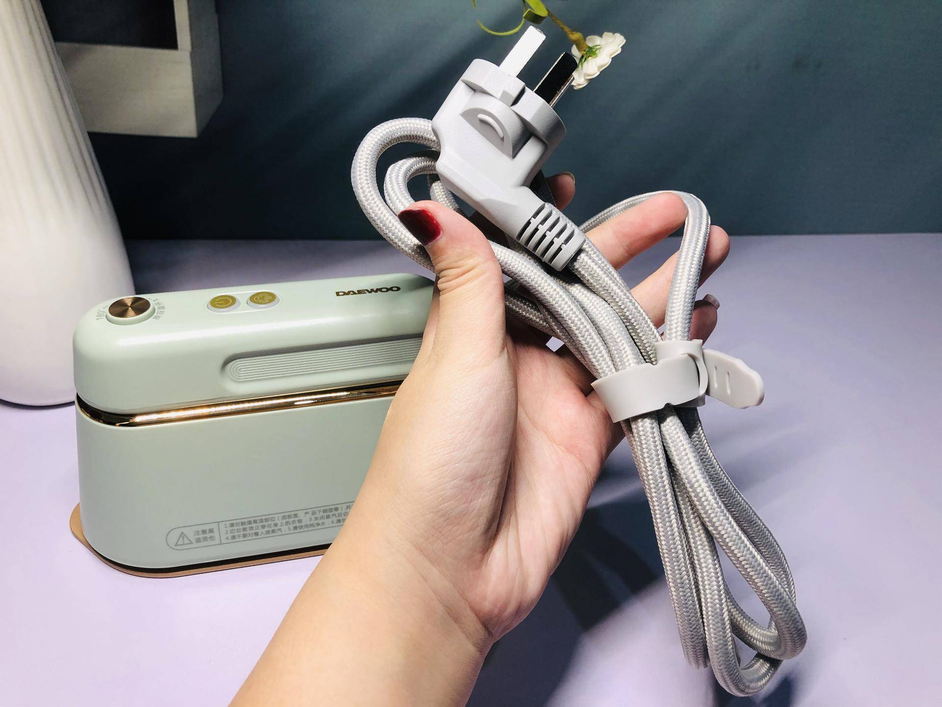 韩国大宇熨斗官方旗舰店,韩国大宇手持挂烫机熨烫使用方法