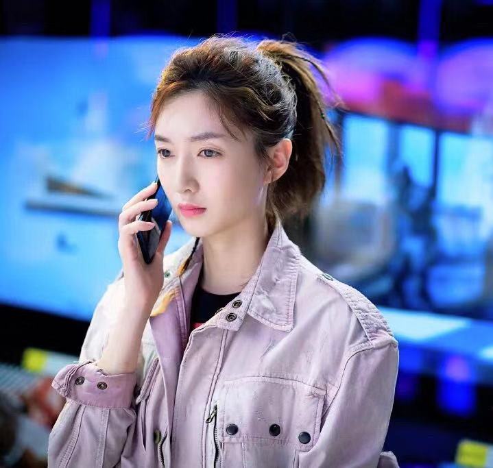 碎发刘海减龄还是八字刘海减龄,碎发刘海和胎毛刘海哪个好看