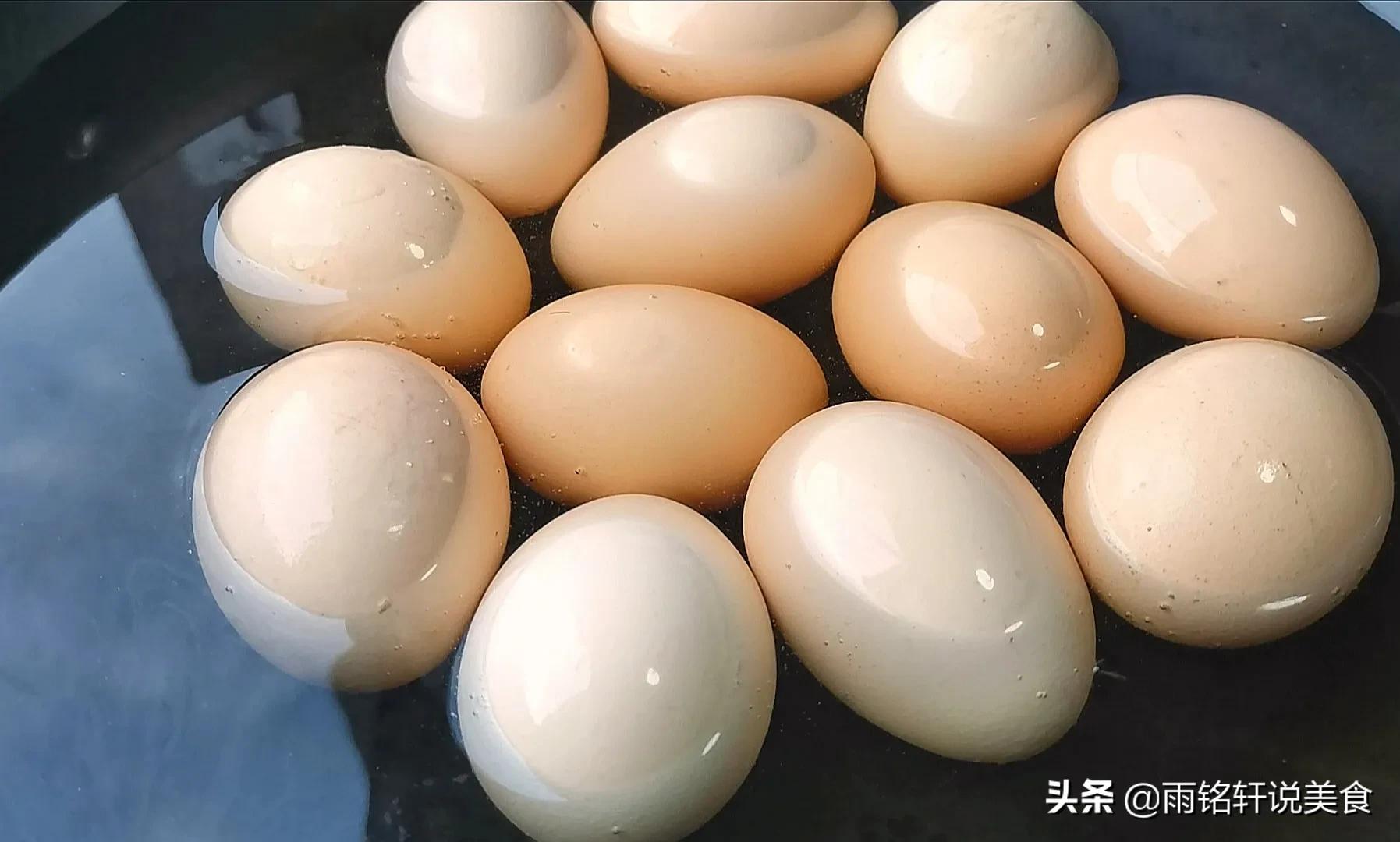 徒手剥鸡蛋壳剩下鸡蛋膜,怎么快速剥熟鸡蛋壳