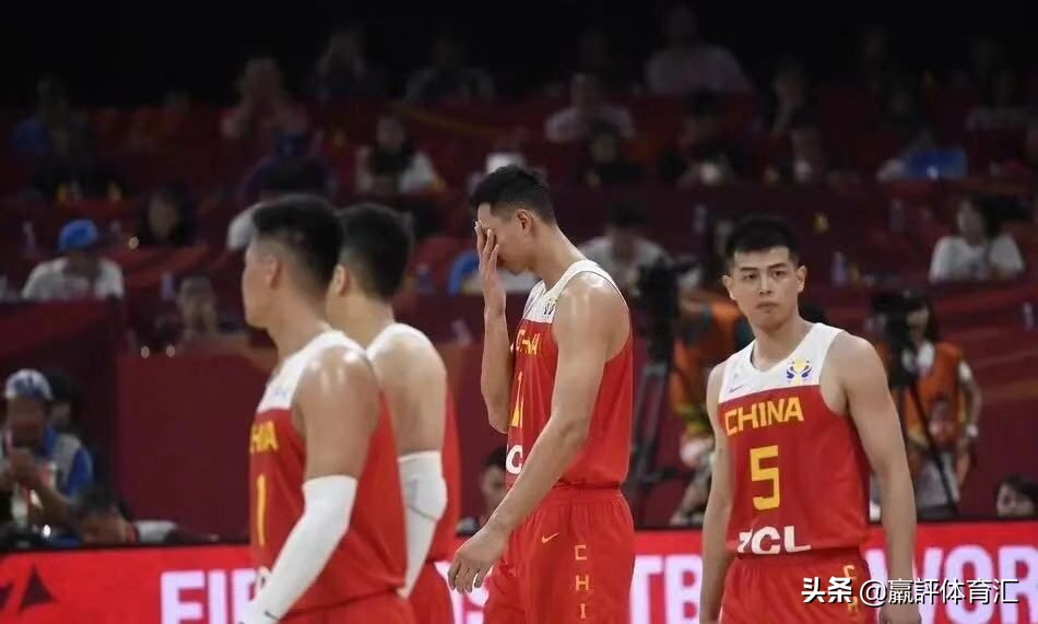 杜锋在场边都在说什么,杜锋解说赵继伟胯下传球