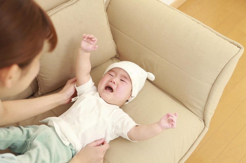 孩子爱黏妈妈的原因,孩子爱黏着妈妈