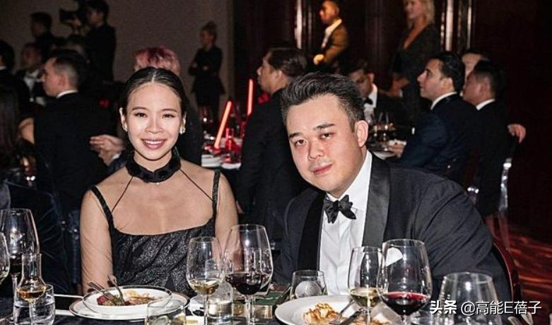 璞棬鍐嶈捣椋庝簯,棣欐腐璞棬涓変唬鍚嶅獩