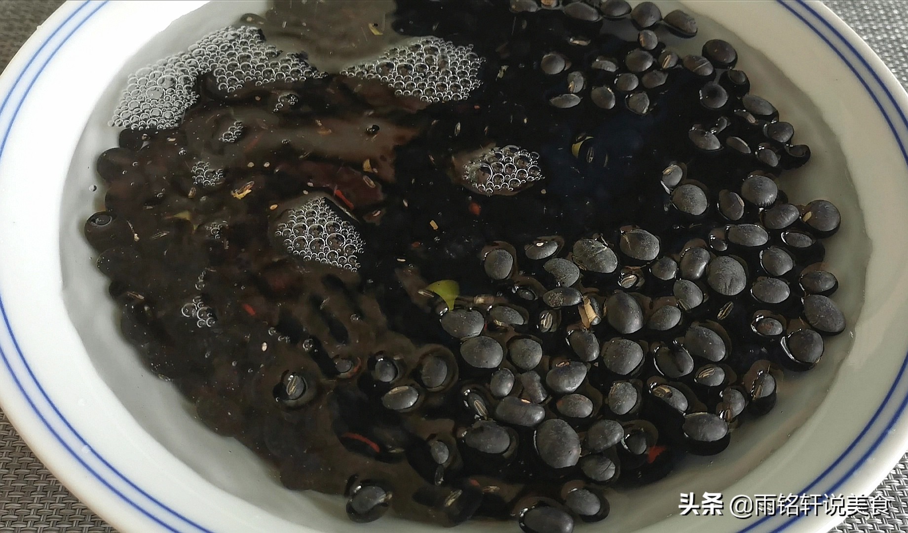 补药一堆不如黑豆一把，教你黑豆养生的吃法，常吃身体好处多