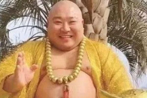 男子因长相神似弥勒佛,男子酷似弥勒佛如今怎么样