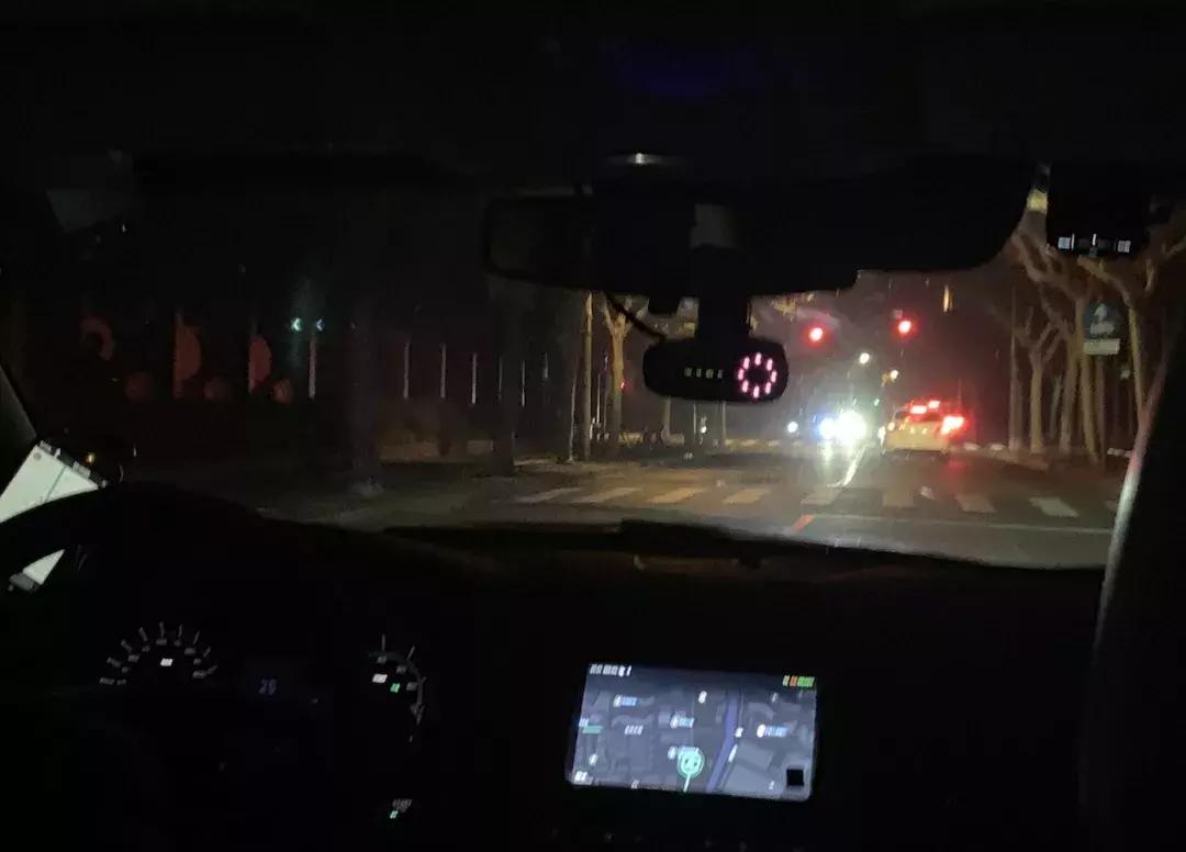 听说上汽做了网约车平台？我们去体验了一下