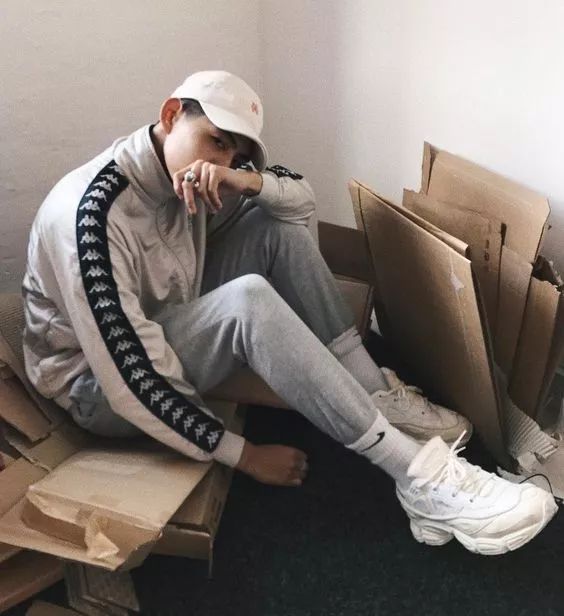 人生处处是陷阱,人生处处是陷阱只有躲起来最安全