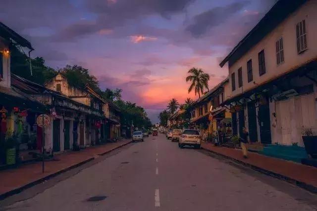 在天堂和地狱之间有炼狱,老挝之旅的感慨