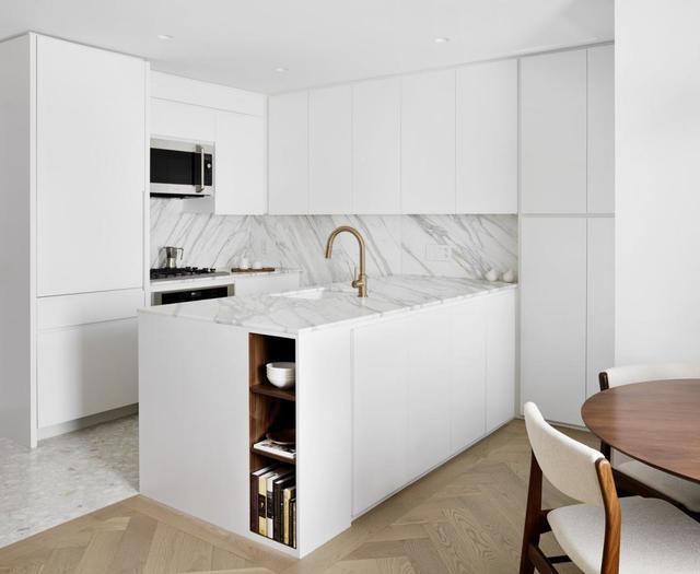 整体厨房是定制好还是现场加工好,厨房灶台是定制好还是自己打好