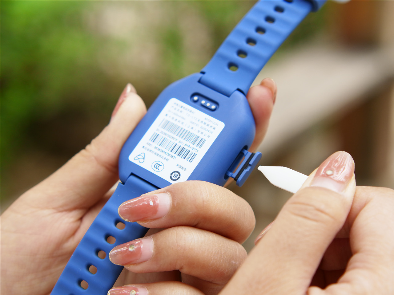 支持4G全网通米兔儿童电话手表4C八重安全定位守护更放心