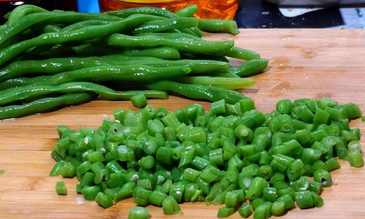 手工豆角水饺怎么做,学做手工豆角水饺