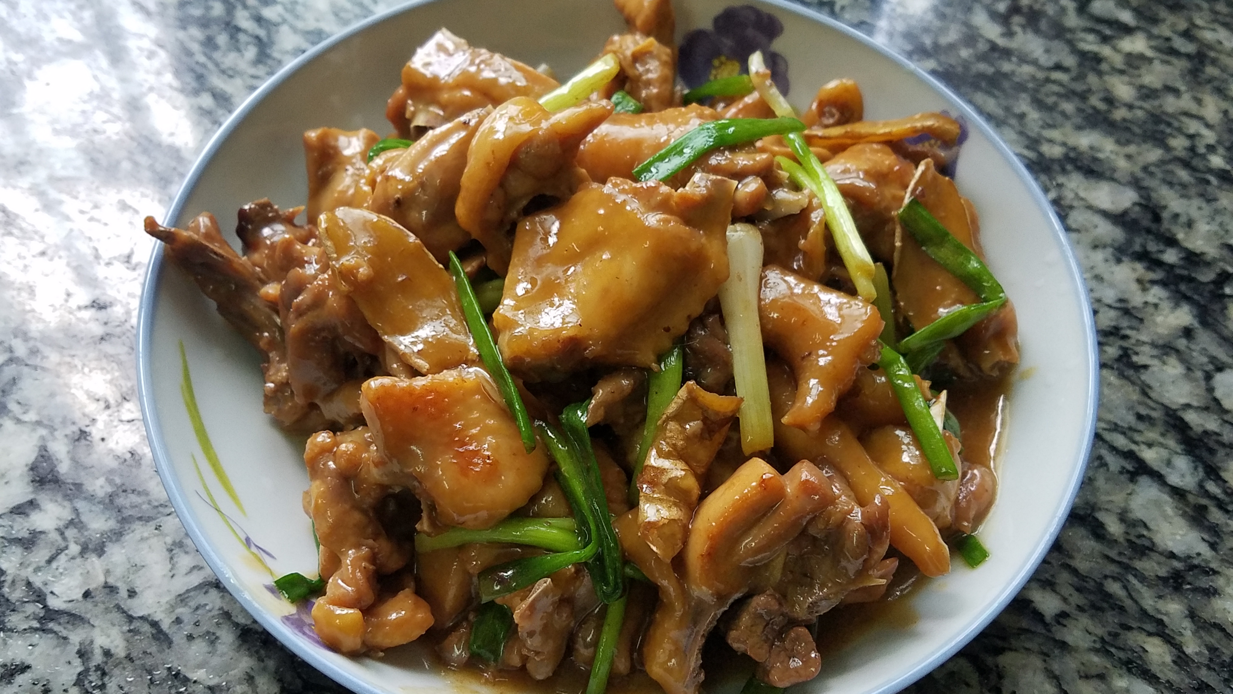教你做香喷喷的泰式菠萝鸡肉炒饭,炒鸡肉怎么操作才香喷喷的
