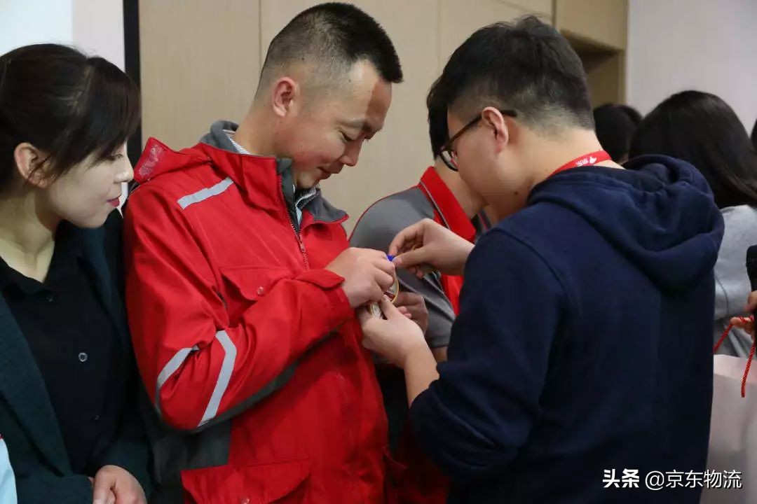 快递员的辛苦之处,致敬辛勤的快递员