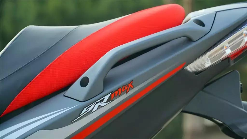 鍜宻rmax300鍚岀骇鐨勮溅,srmax300楠戣鎰熷彈