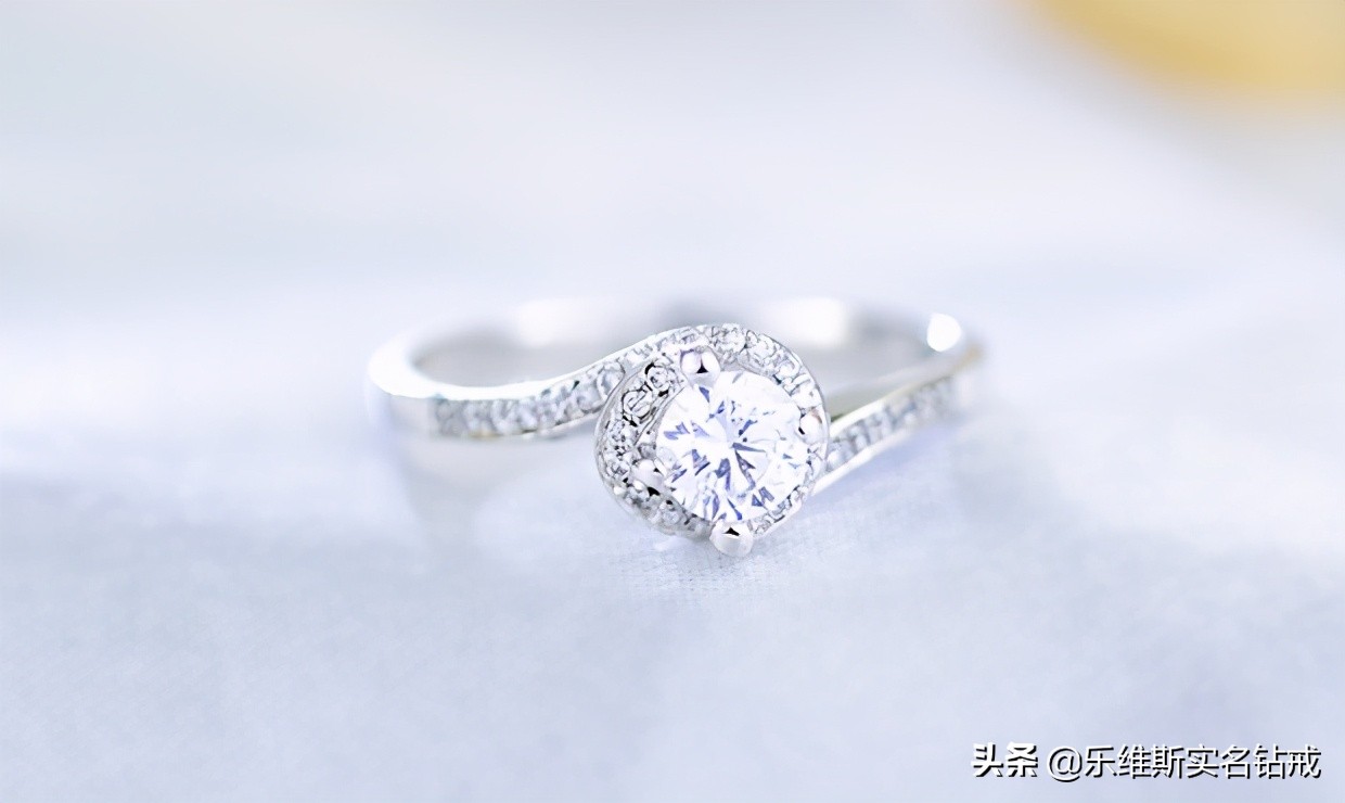 婚戒买铂金好还是买黄金好,婚戒买钻石好还是宝石好