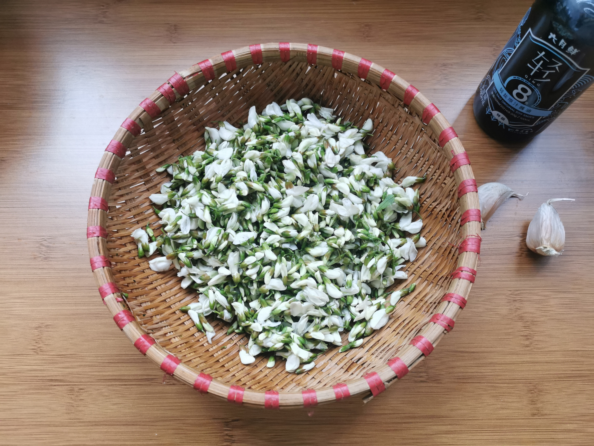 不焯水的槐花有毒吗,洋槐花不加面粉直接上锅蒸