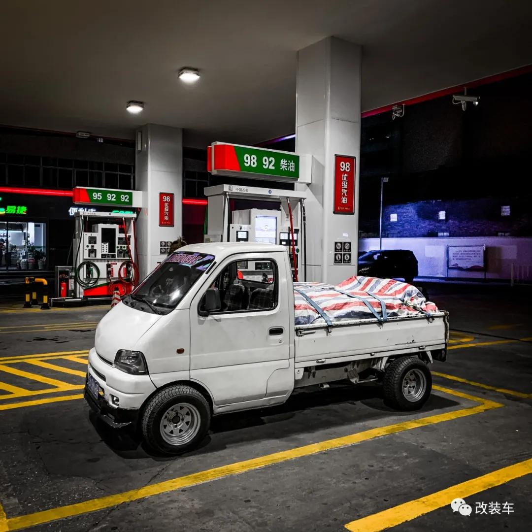 这动手能力也太强了！车友纯手工打造纯粹JDM小货车