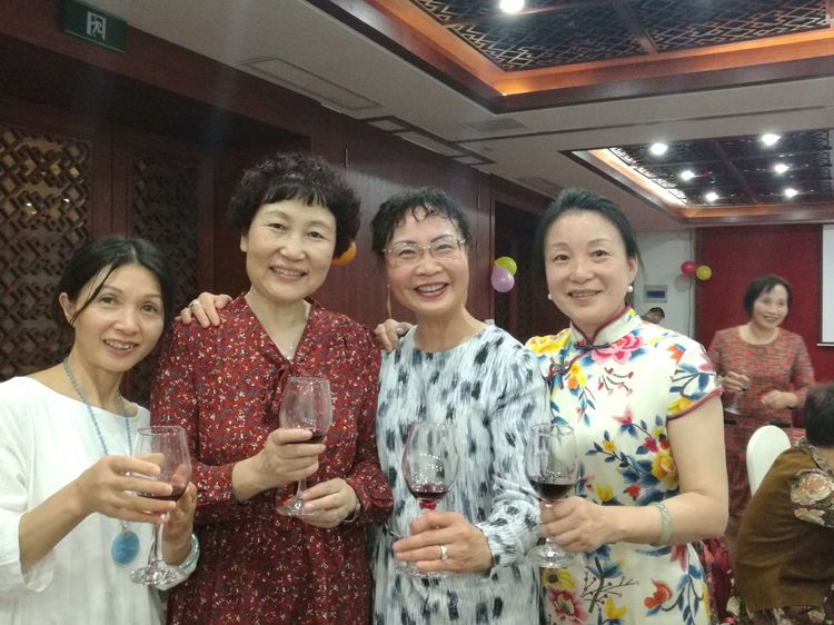 岁月不老我们不散全文,岁月不老我们不散什么意思