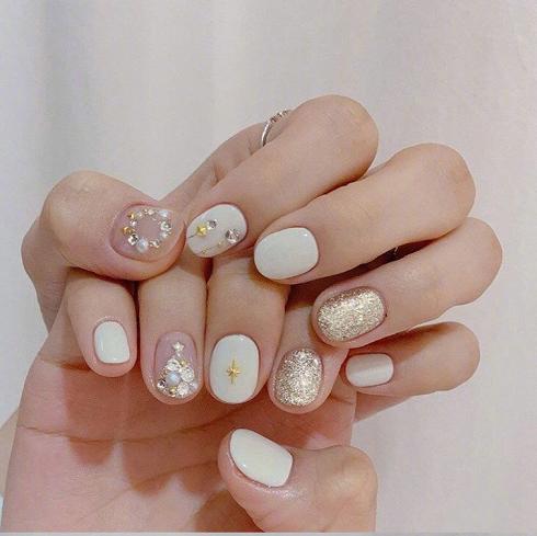 仙气十足的透明美甲,赶走夏日炎热怎能少得了它