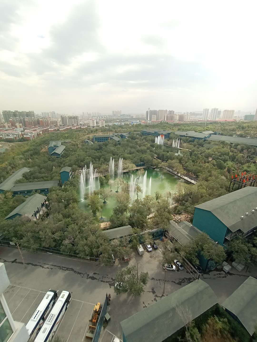 绿地城二期绿化乌鲁木齐,乌鲁木齐中海万锦公馆绿化环境