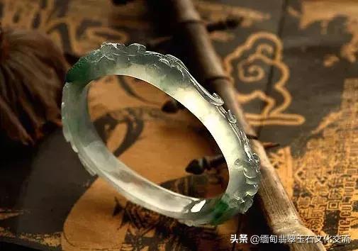 翡翠手镯的水头怎么看好坏,翡翠手镯的基本知识大全