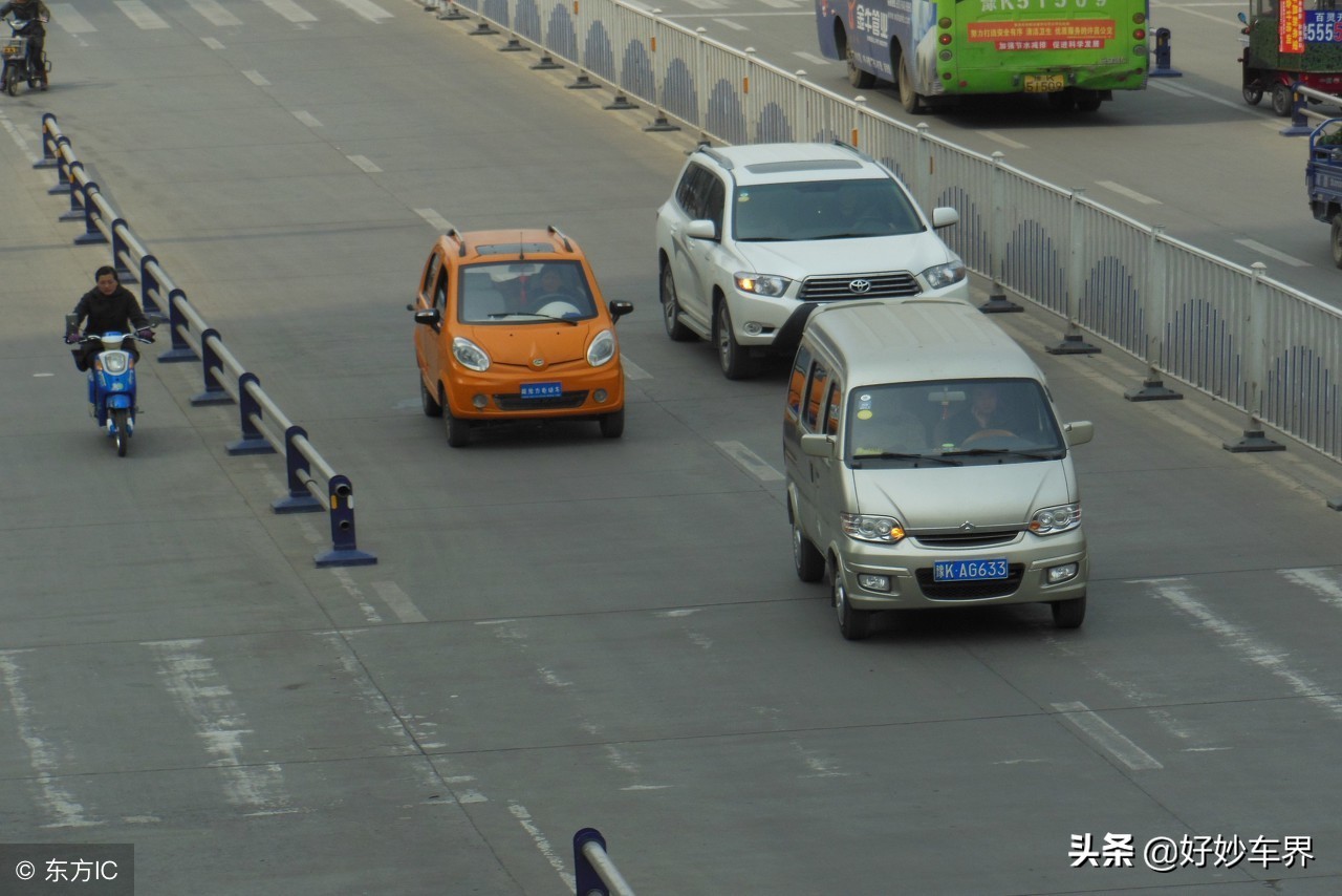超车突然遇到前车拐弯责任划分,超车过程中突然来车怎么办