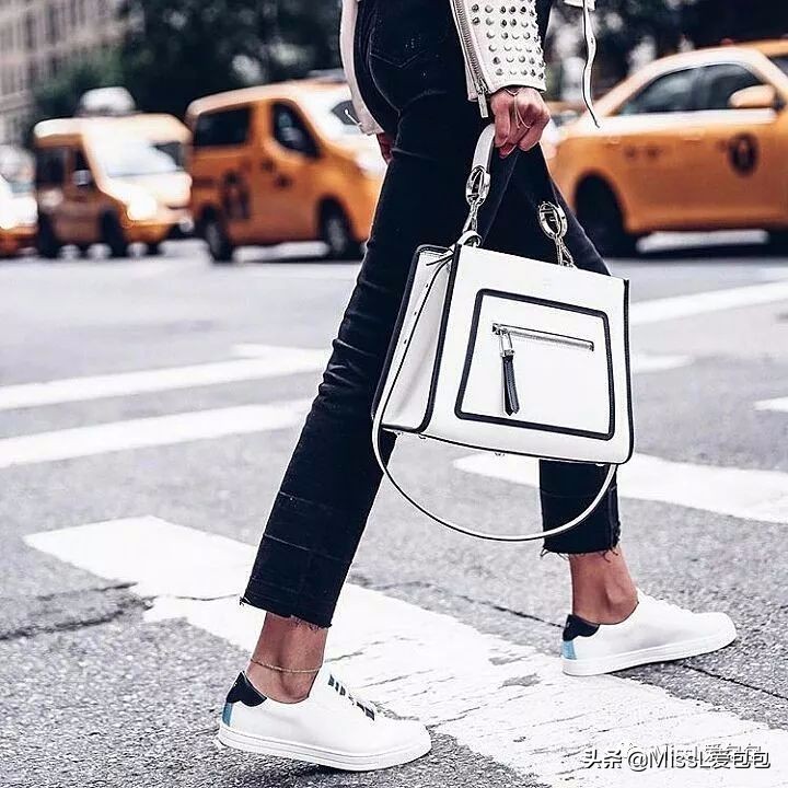 母亲节买束鲜花送妈妈,母亲节送妈妈一个皮包