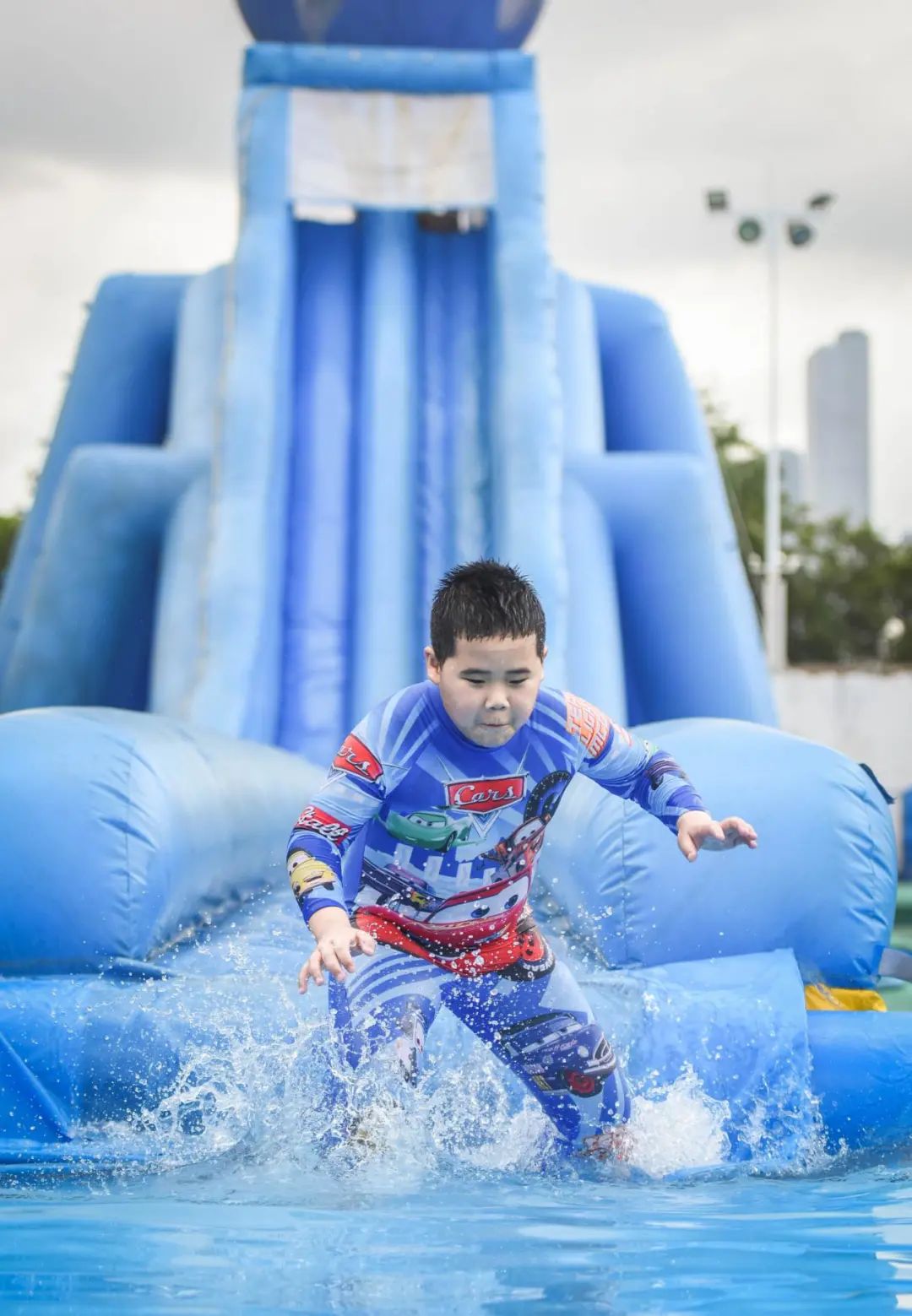 天河｜福利丨临江大道这里变身“太空漫游水乐园”啦！免费门票这里“抢”↓