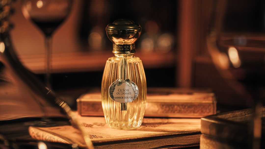 什么味道的车载香水好闻又持久,哪个牌子的香水好闻淡淡的味道