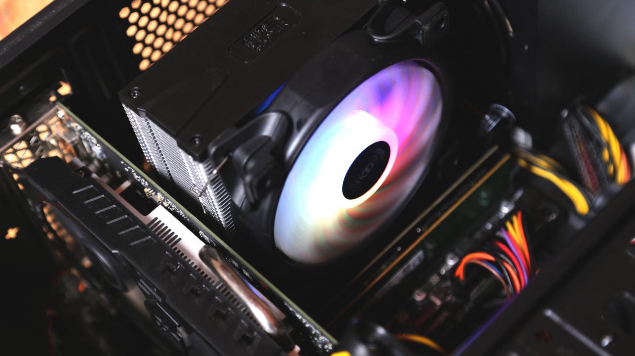 cpu散热选择水冷还是风冷,超频三东海x4适用哪个cpu