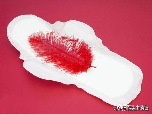 河南暴雨，当红男星捐赠卫生巾，来月经泡了脏水会得妇科病吗？