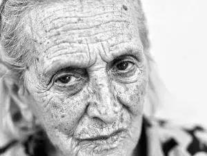 有了前法国第一夫人的百元“黑科技”眼霜,我把3000块眼霜扔了!