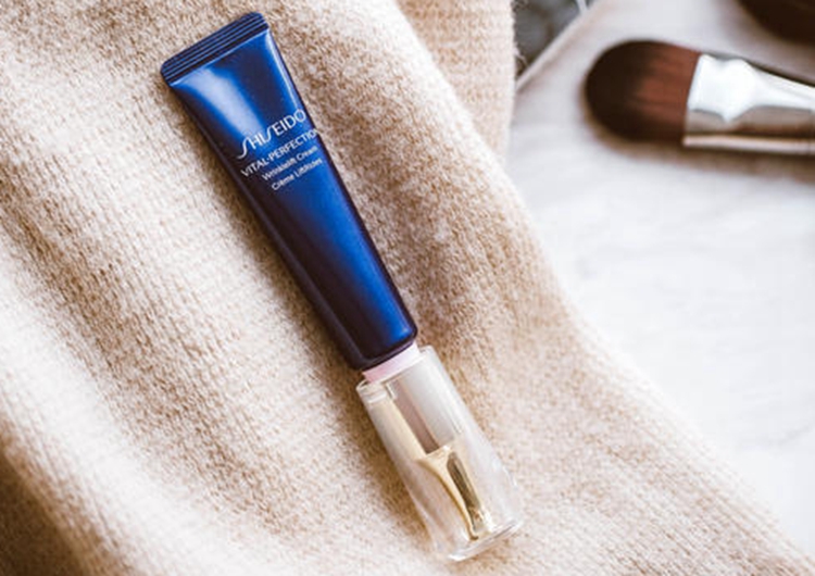 兰蔻哪款眼霜淡化细纹40岁,兰蔻的眼霜适合什么年龄比较好用