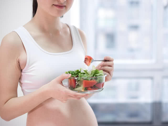 孕期水肿到大腿怎么办,孕期水肿