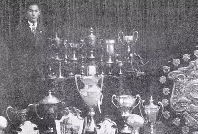 足球历史第一人是贝利还是梅西,世界足球史上最伟大的球王