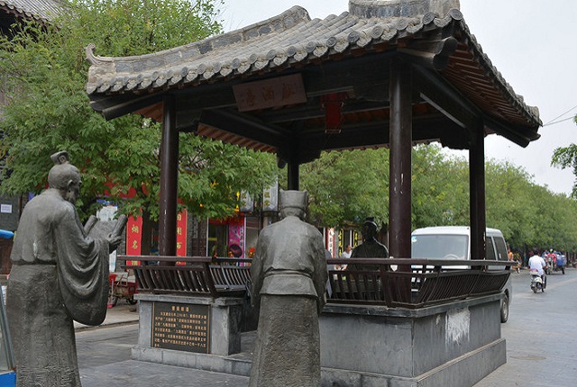 历史上的华佗的个人简介,历史上的华佗是怎样死的