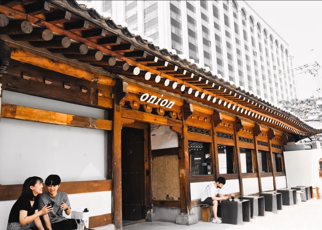 韩国网红设计师，把旧厂房改造成咖啡烘焙店，开这样的店真幸福