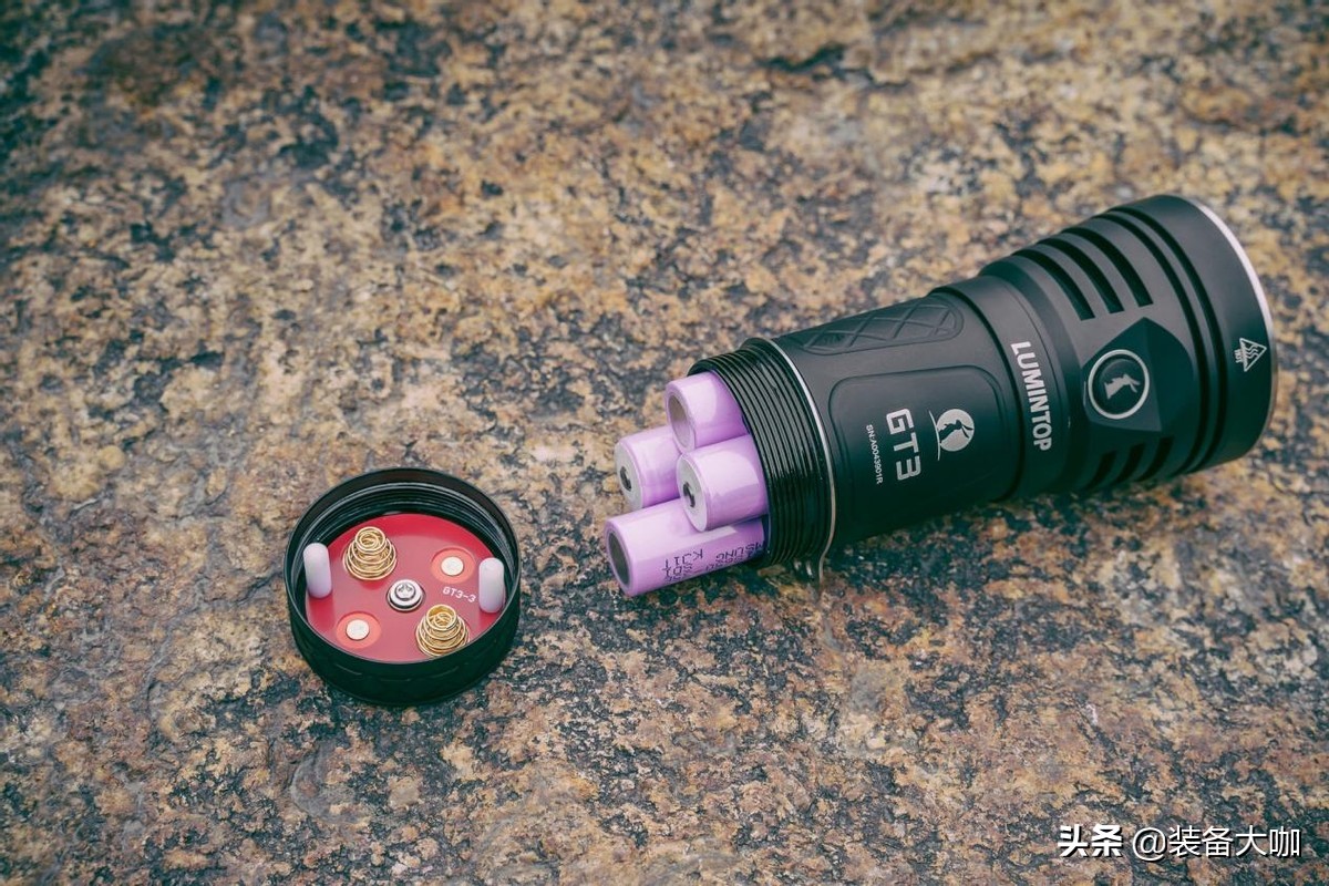 三眼小钢炮手电筒亮吗,三眼小钢炮强光