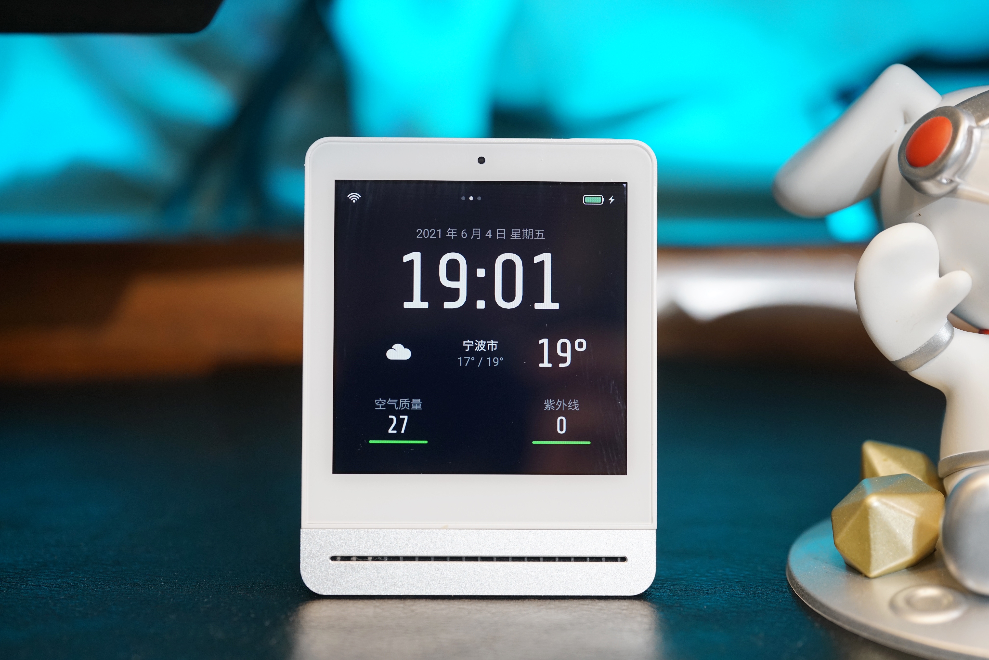 一个中年男人最后的“自留地”—晒晒我的桌面好物