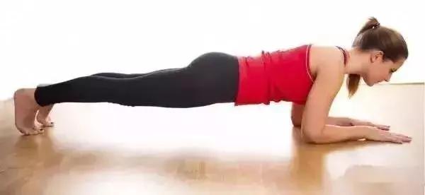 每天2分钟平板支撑一个月变化,坚持一个月15分钟平板支撑变化