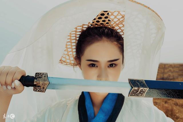 小说：《我在异世立道门》取次花丛懒回顾，半缘修道半缘君