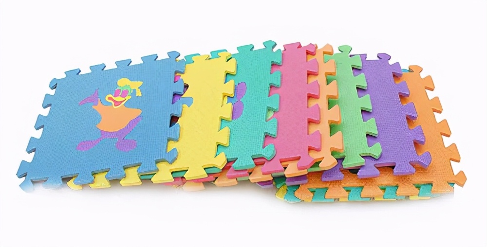 三岁小孩身上有淤青是怎么回事,女童身上出现两三个淤青要紧吗