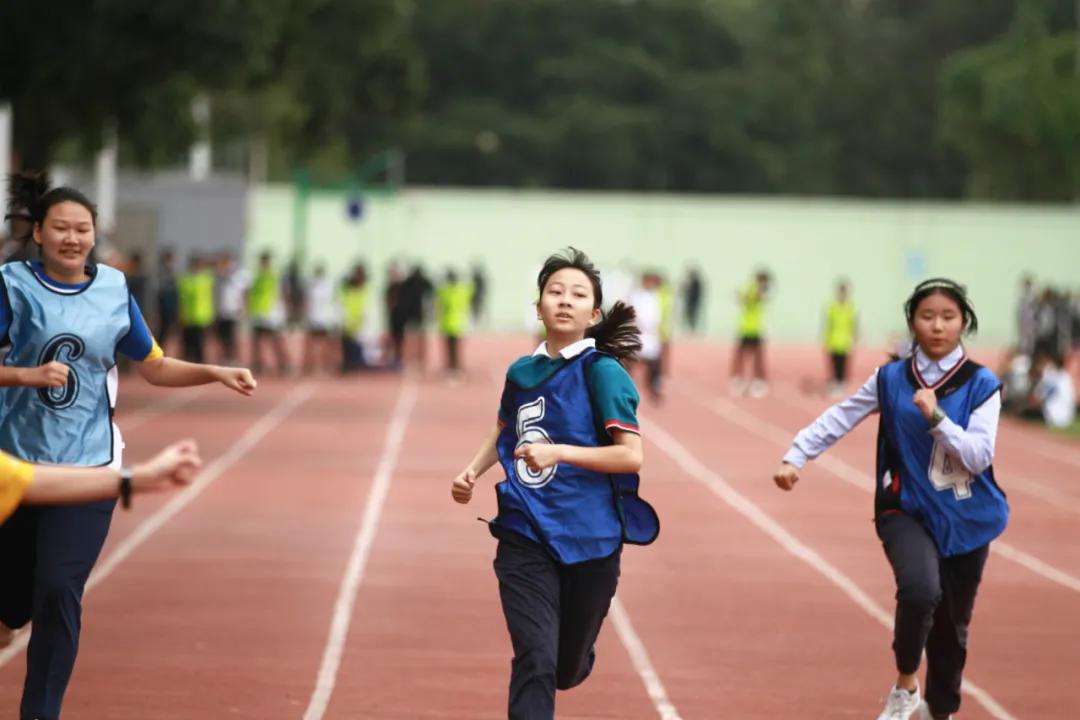 传统体育运动会开幕式,一年一度的运动会在学校拉开帷幕