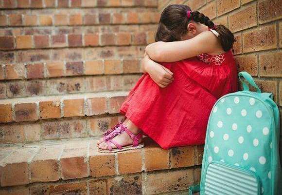 妈妈给零花钱说明什么,两个妈妈给孩子零花钱不同的方式