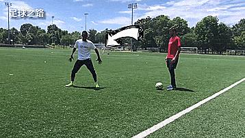 足球后卫防守技巧,足球在线4防守技巧