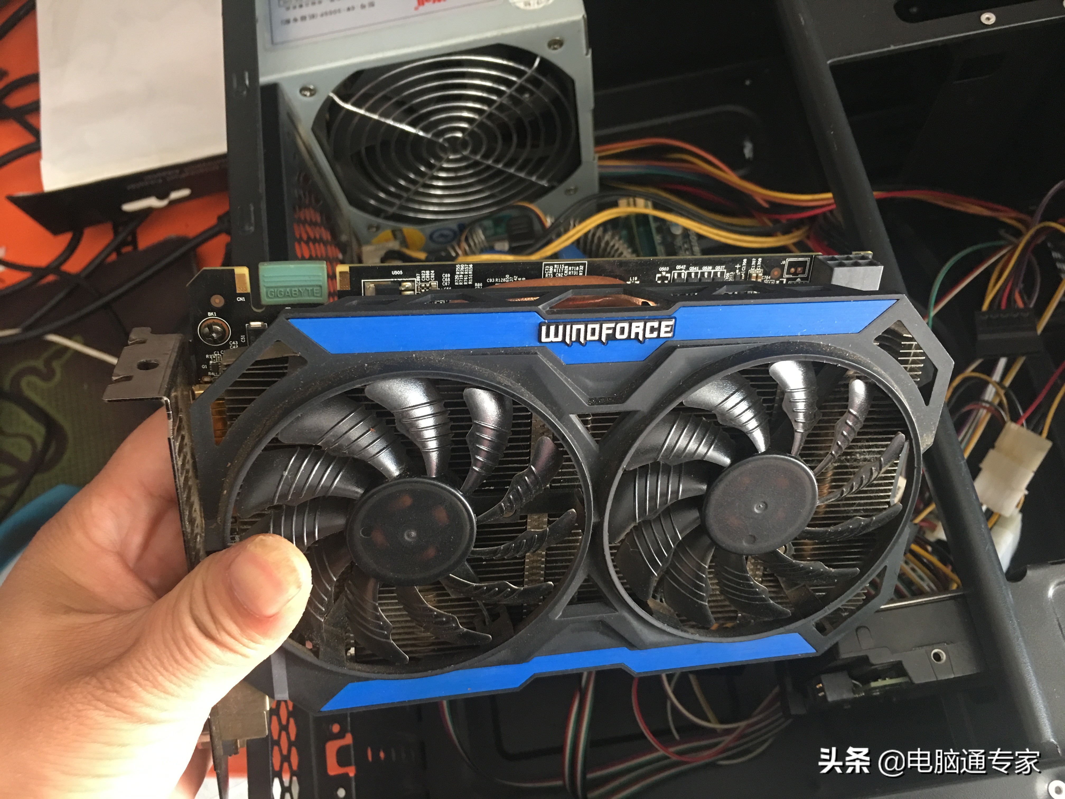 台式电脑插上电源后不通电,台式电脑拔掉显卡可以正常开机